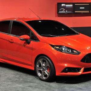 01-ford-fiesta-st-5-door-la.jpg