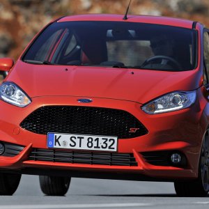 38-2014-ford-fiesta-st-fd.jpg