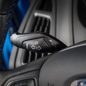 2016-Ford-Focus-RS-blinkers.jpg