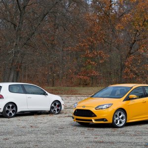 01-vw-gti-ford-focus-st-comparison.jpg