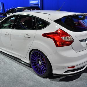 09-ford-focus-st-sema-2013-1.jpg