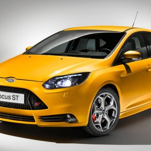 ford-Focus-ST-5-Door-front-view.jpg