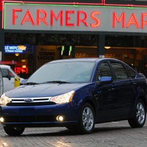 Ford-Focus-Sedan-USA-2008-Photo-04.jpg