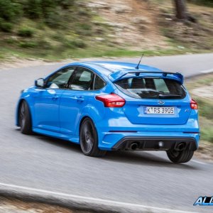 2016-Ford-Focus-RS-202-876x535.jpg