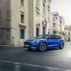 FORD_2018_FOCUS_ST-LINE__01.jpg